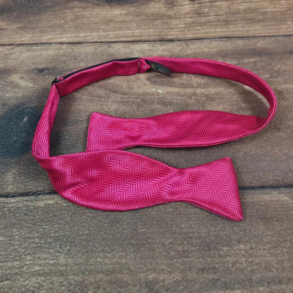 R. Hanauer Bow Tie Mens OS Magenta Pink Good Herringbone Silk Self-Tie